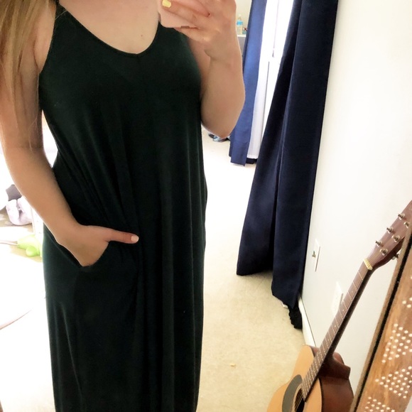 Hunter Green Maxi Dress - Picture 2 of 4